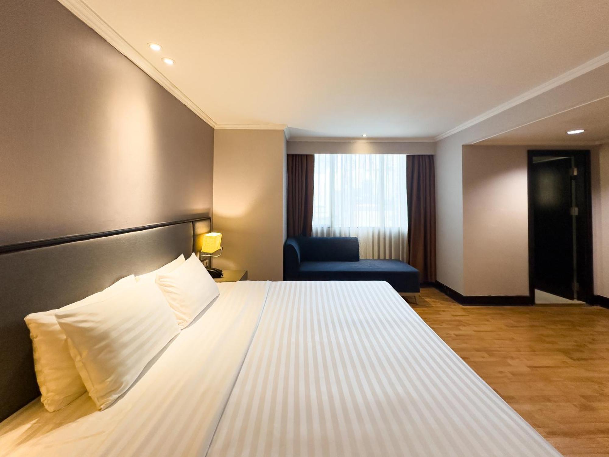Rembrandt Residences 4*